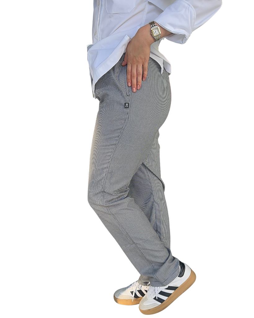 zittro Pantalón Chef Mujer"pata de gallo". Bco/Ngo R91203-010